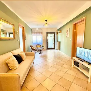Casa Nel Verde - 4 Posti Letto , Chiaravalle Marche Italia
